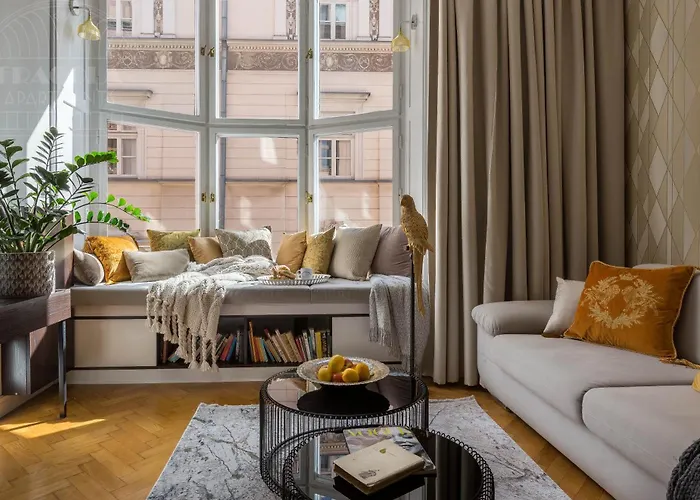 Feniks Main Square By Fragola Collection